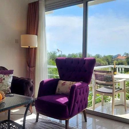 Nature View Flat With Terrace In Kyrenia Appartement *