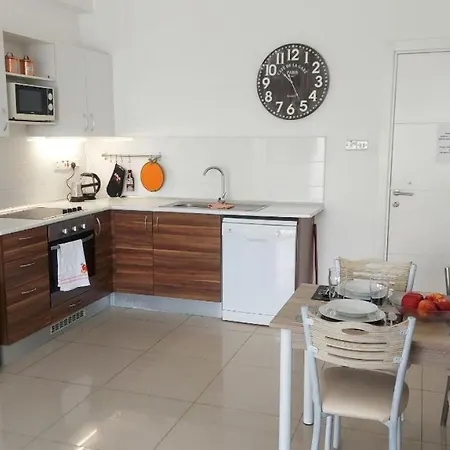 Nature View Flat With Terrace In Kyrenia *
