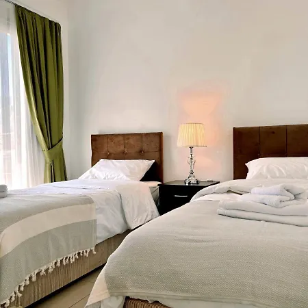 Nature View Flat With Terrace In Kyrenia